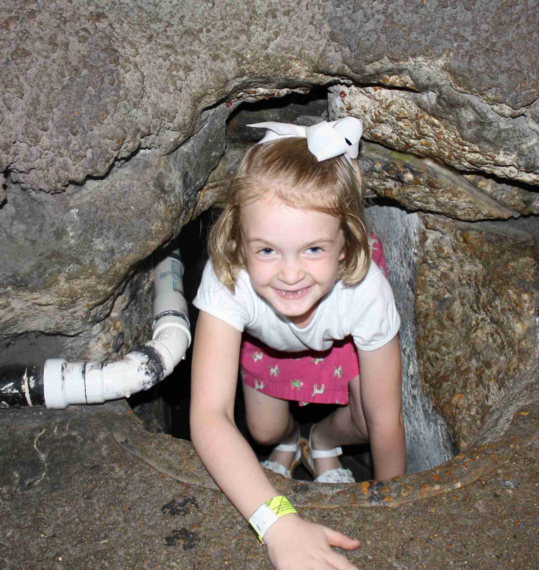 2009-06-15 City Museum Jane emerges from floor.jpg
